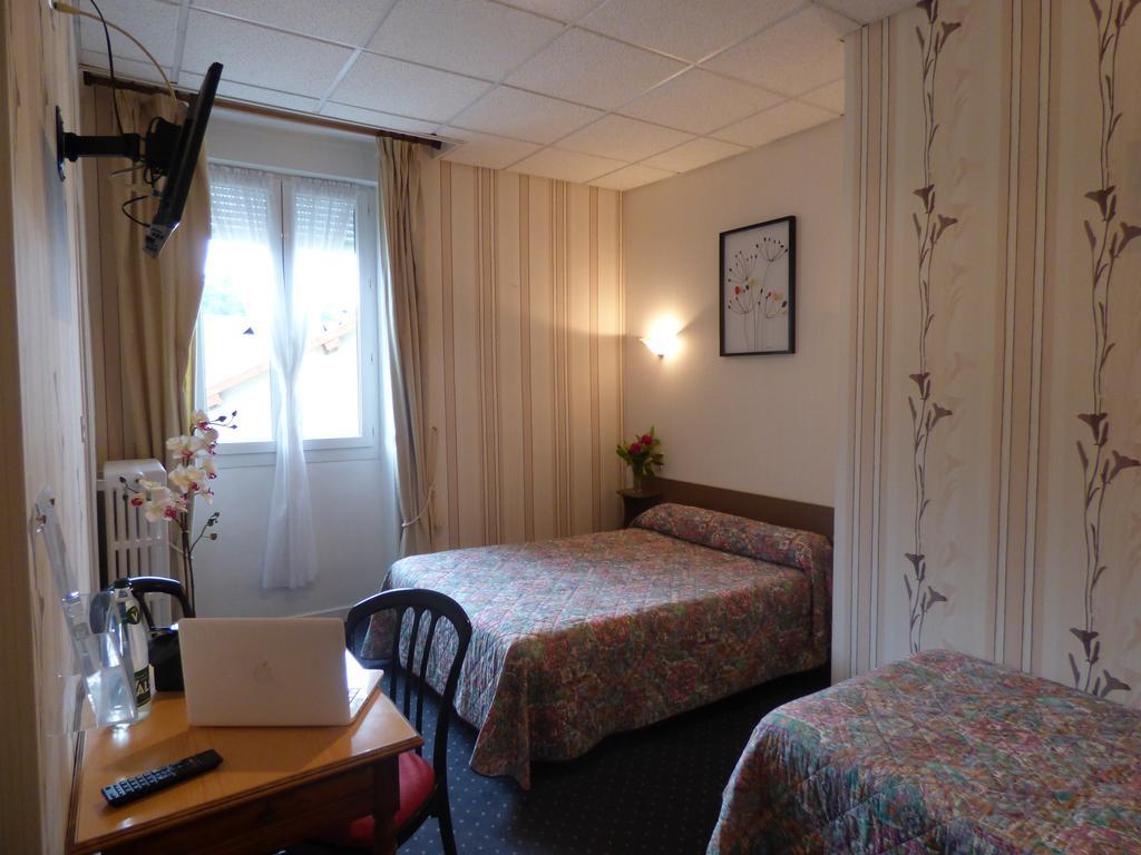 Hotel Saint Jean Vals-les-Bains Exterior photo